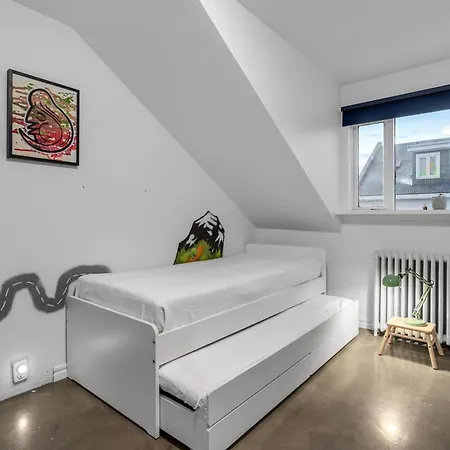 Апартаменты Cosy And Bright Rooftop *
